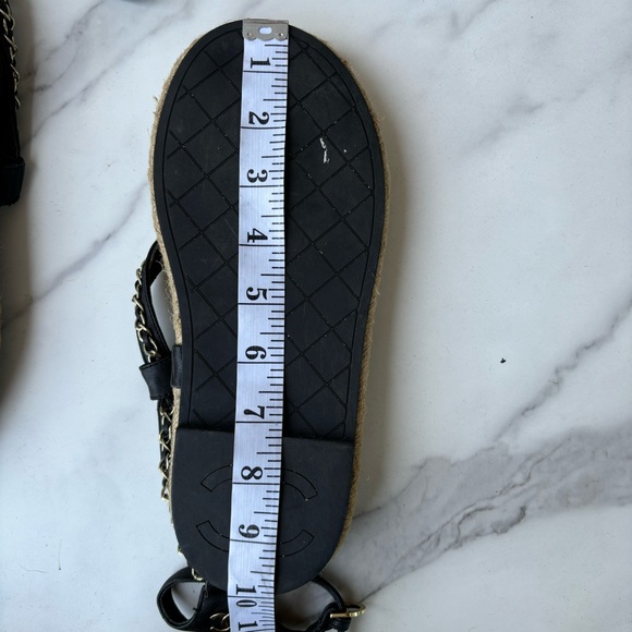 Chanel chain thong Sandals size 37 - Picture 10 of 10